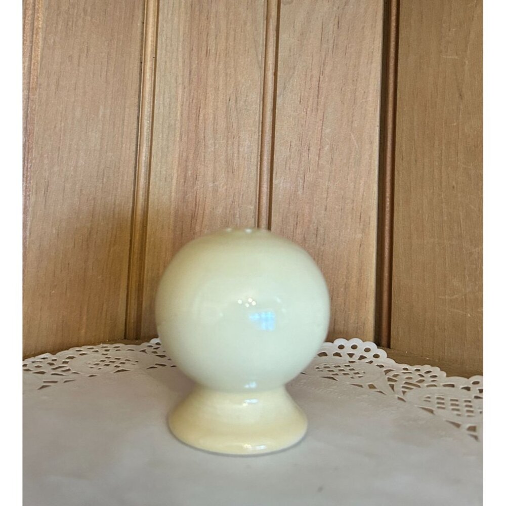 Vintage Fiestaware Pale Yellow Ceramic Vintage Salt Pepper Shaker Rubber Stopper